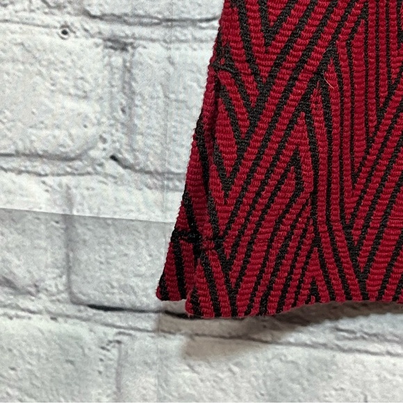 Chico’s Red Black Diamond 3/4 Sleeve Stretchy Top Womens Size 1 Boat Neck - Picture 10 of 13